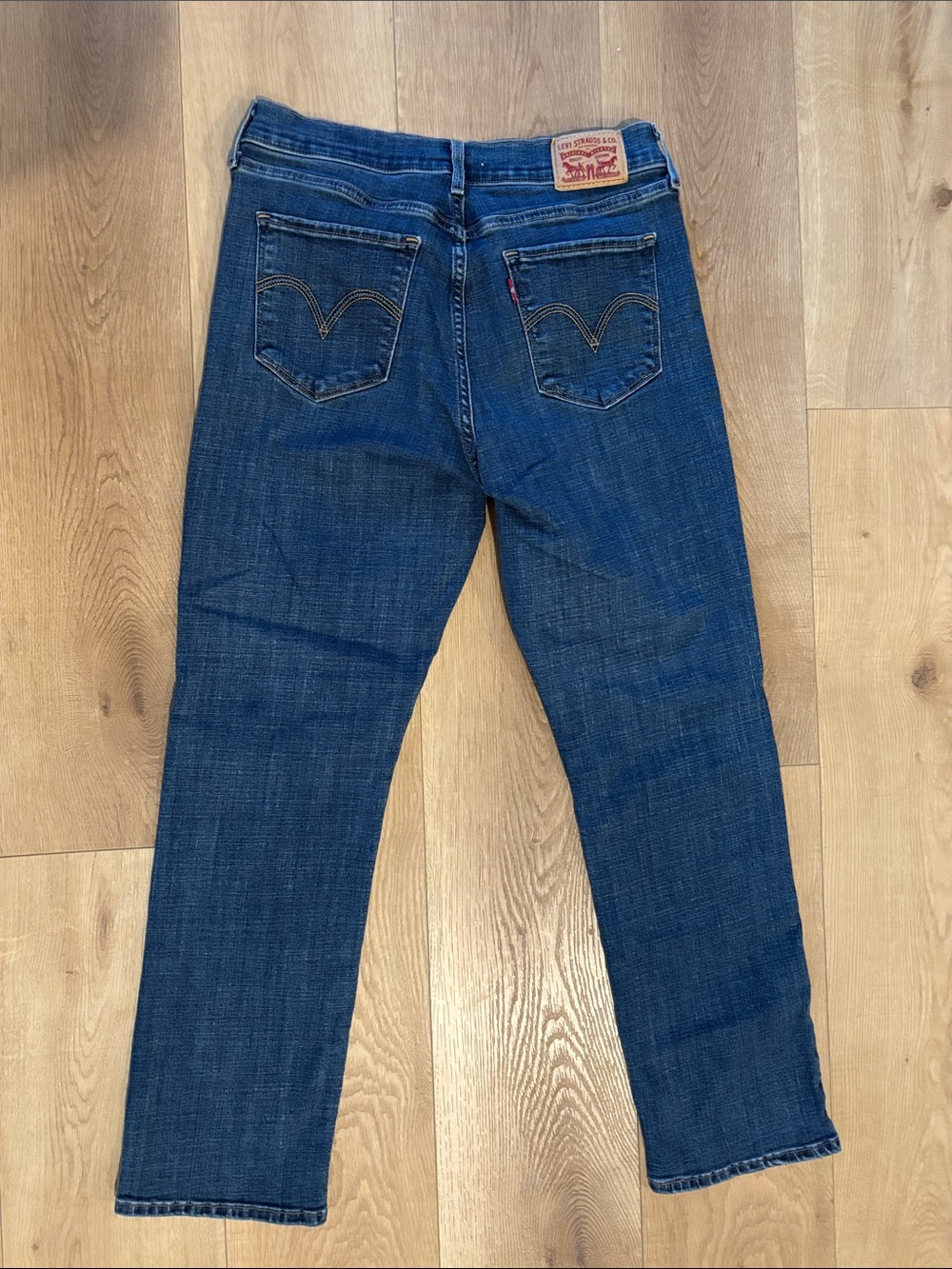 Levi’s Women's Classic Straight Jeans - Size 4 Short - Picture 2 of 3